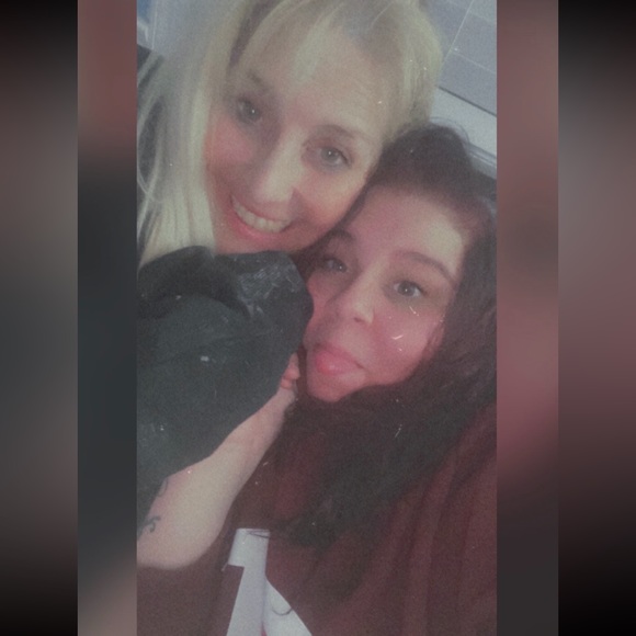 Meet your Posher’s, Sister duo Lulu & Weesa - Picture 2 of 10